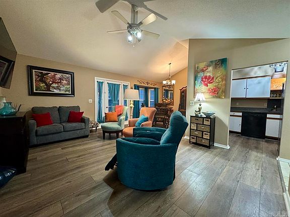 2nd image of 204 Maddox Dr APT 1