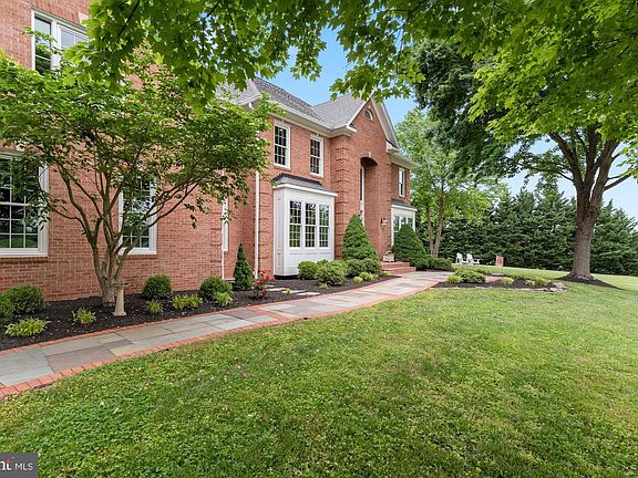 5th image of 15625 Copperfield Ln