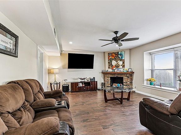 3rd image of 3920 S Inwood Ave