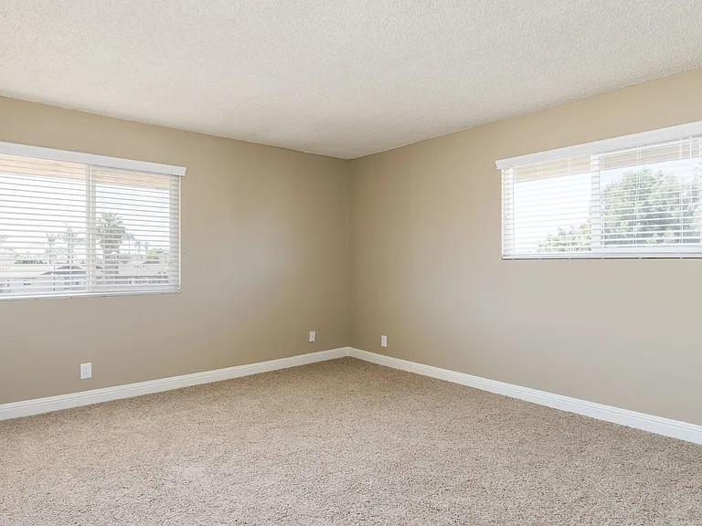 Casa Grande Apartments — Photo 7