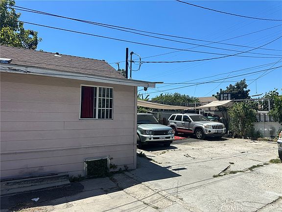 3rd image of 927 W 48th St