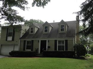 5611 Tahoe Ln, Fairway, KS 66205