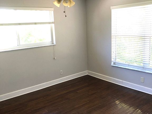 4th image of 613 NE 4th St APT 204