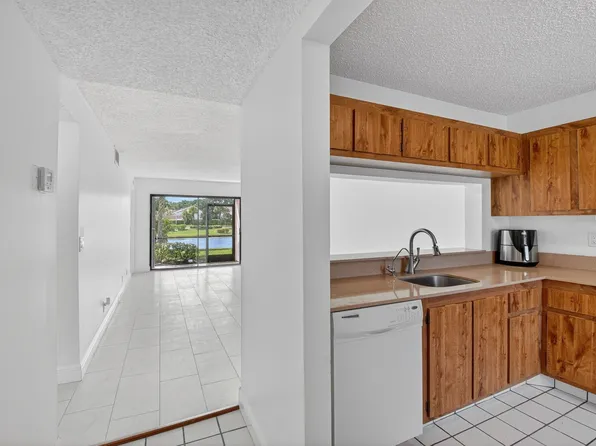22053 Palms Way #105, Boca Raton, FL 33433