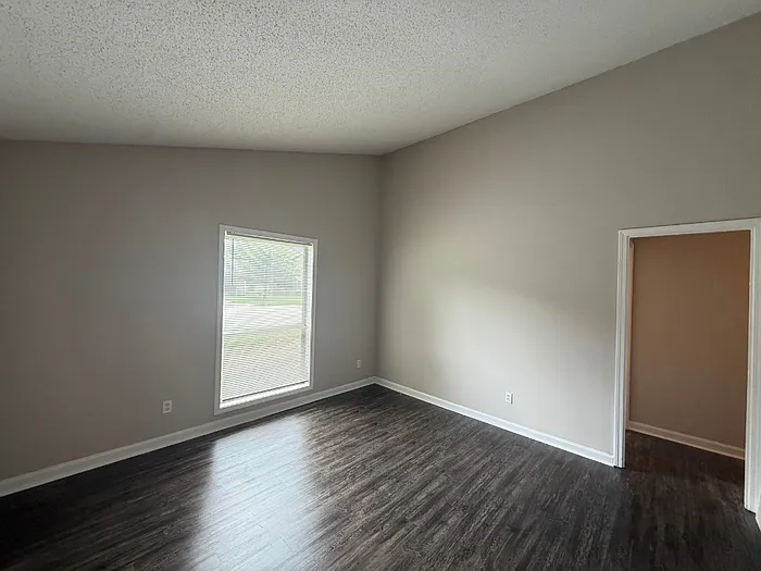 3 bed, 2.0 bath, 1440 sqft, $1,750 — Photo 2