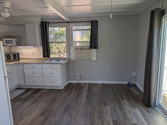 2nd image of 104A Tolers Ln