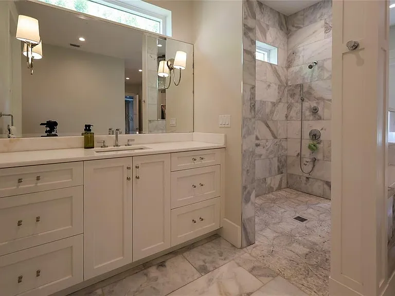 2402 W Parkland Blvd — Photo 29