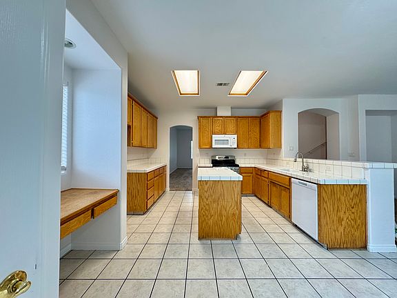 5th image of 10408 Rose River Falls Ave