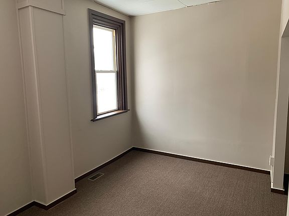 4th image of 468 Oliver St #1