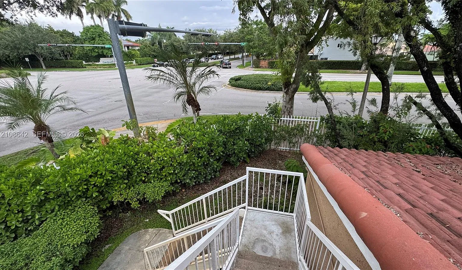 Biscayne Beach Club Condo — Photo 1