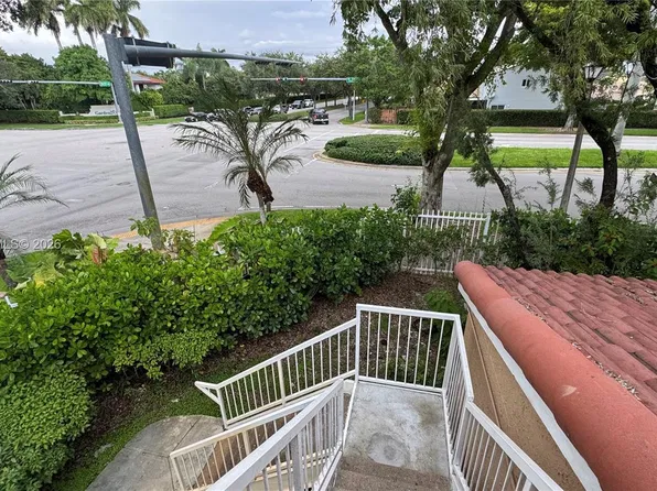 15661 SW 104th Ter, Miami, FL