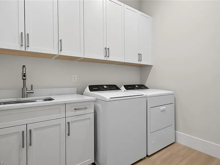 9712 Moonflower Ln — Photo 32