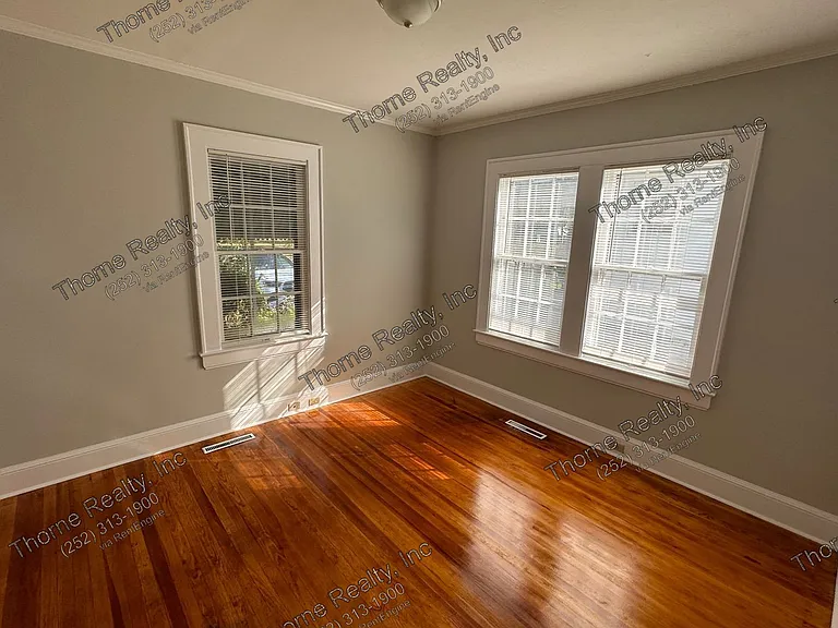 823 Western Ave — Photo 6