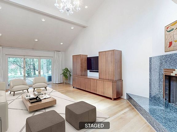 2nd image of 25878 Fairmount Blvd