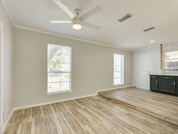 5th image of 2410 Audubon Pl #A
