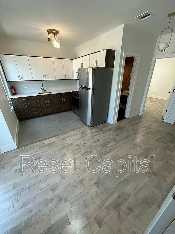 2 bed, 1.0 bath, $2,200 — Photo 1