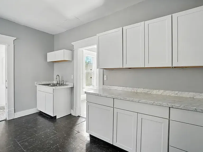 928 Miller Ave — Photo 10