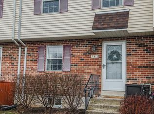 61 Colonial Cir, Aston, PA 19014