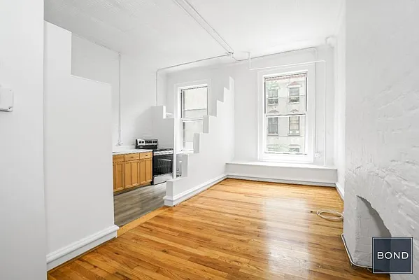 Rented by Bond New York | media 28