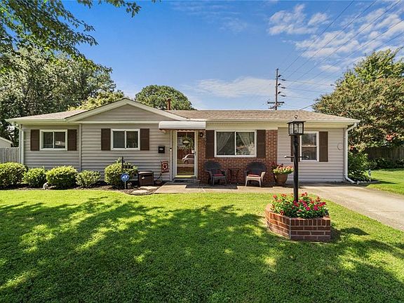 3rd image of 437 Constitution Dr