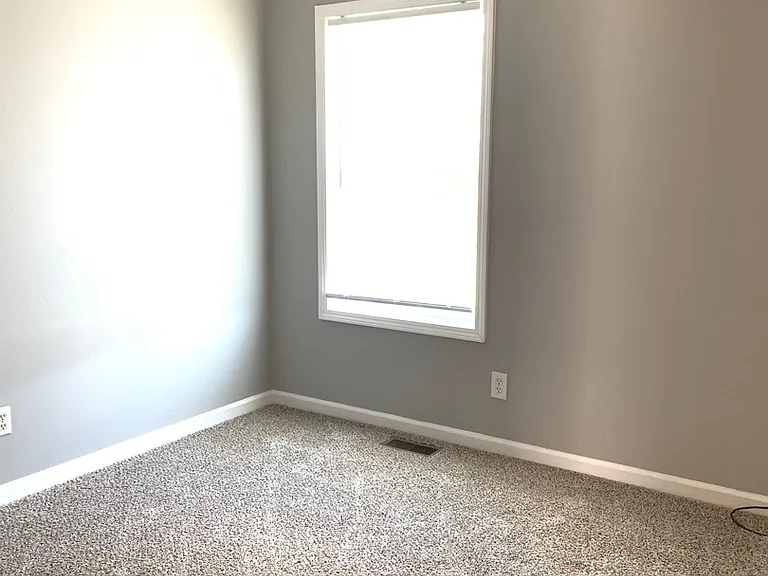 102 Eaglewood Ct — Photo 15