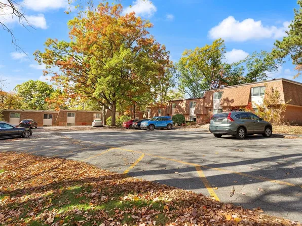 244 18th St APT 3, Dracut, MA 01826