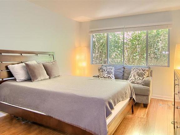 3rd image of 519 California Ave #2