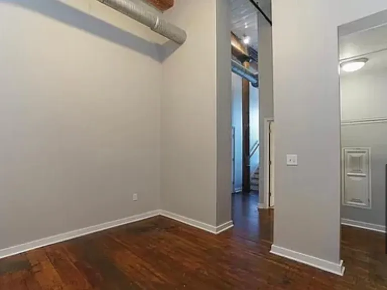 Master / Walk-in Closet