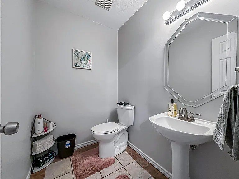 6011 Barrington Ct — Photo 7