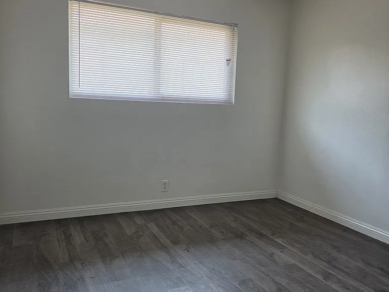 663 E Ruddock St #5 — Photo 6