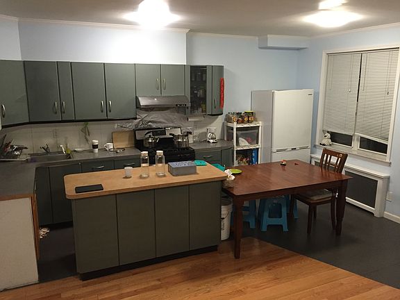 2nd image of 246 Bay 22nd Street