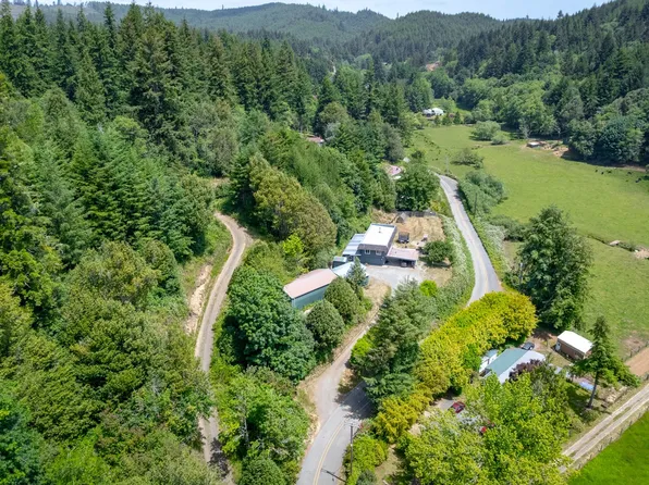93777 Green Acres Ln, Coos Bay, OR 97420