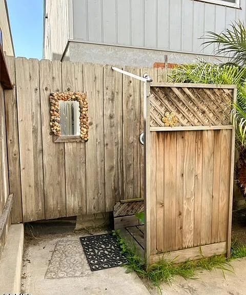 248 Cahuenga Dr — Photo 56