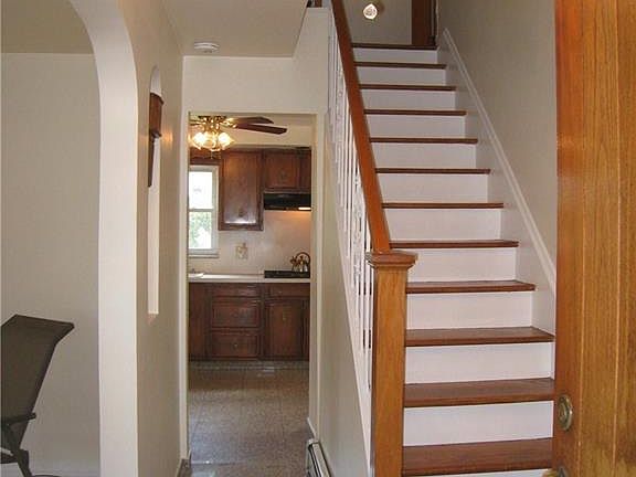 4th image of 152 Ramsey Ave