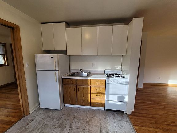 2nd image of 1707 Thomas Ave W #1715-4