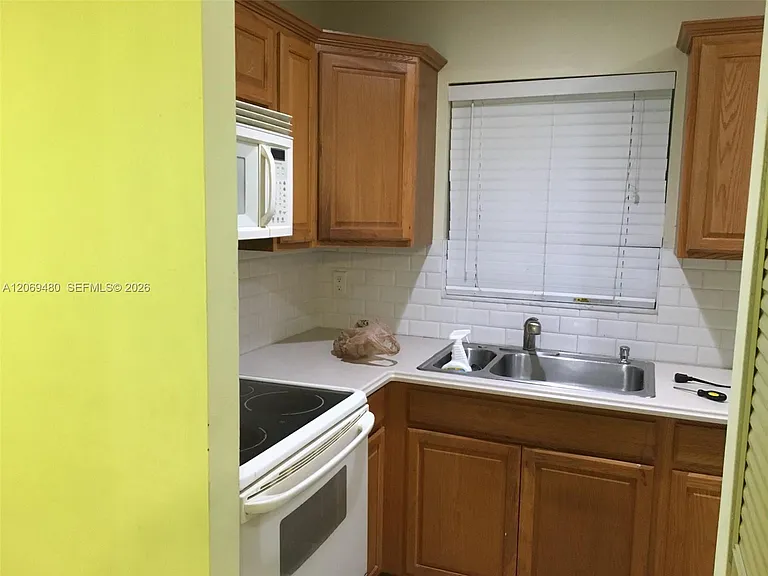 212 Lake Frances Dr #1 — Photo 5