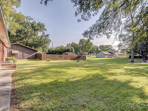 4th image of 4621 De Lynn Dr