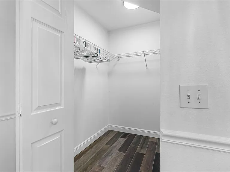 641 Wilkie St — Photo 30