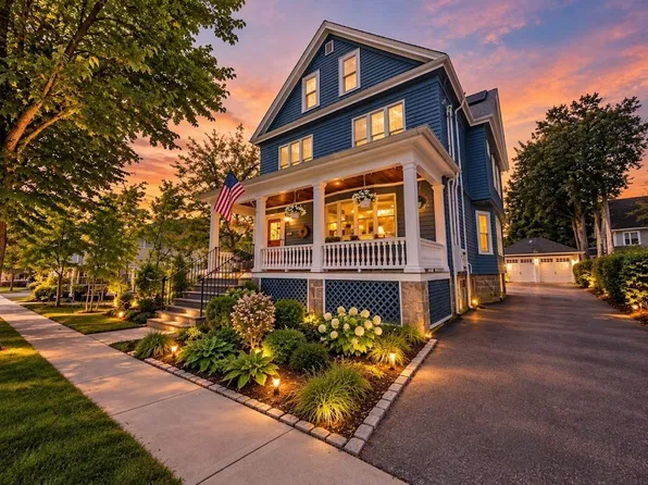 217 Pleasant St, Winthrop, MA 02152
