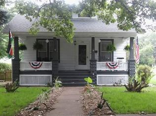 204 Oglesby Ave, Lincoln, IL 62656