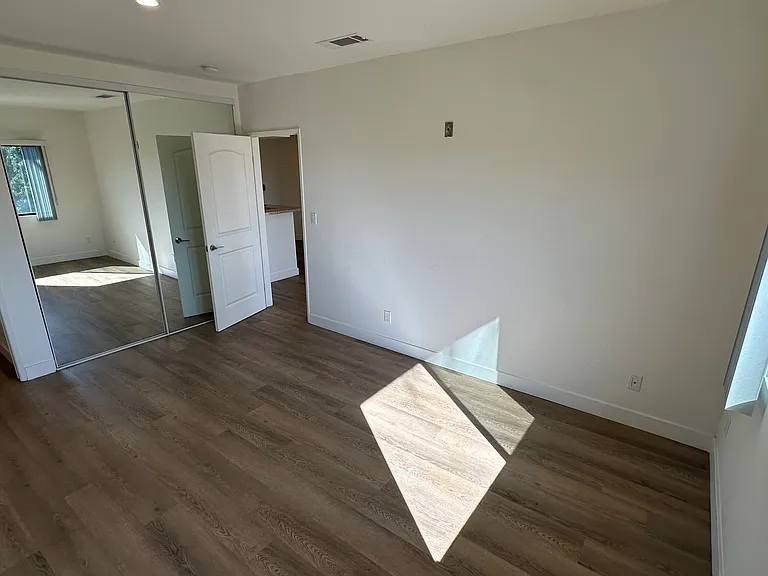 Parkview Apartments — Photo 32