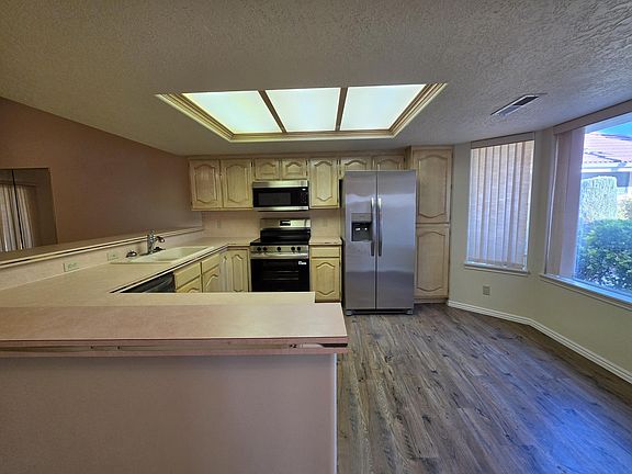 3rd image of 275 S Valley View Dr APT 8