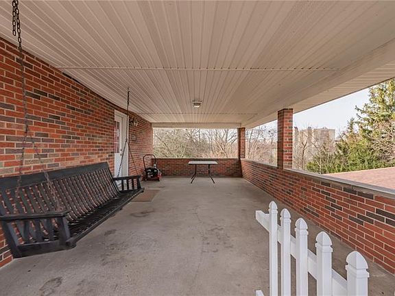 3rd image of 323 Henry St