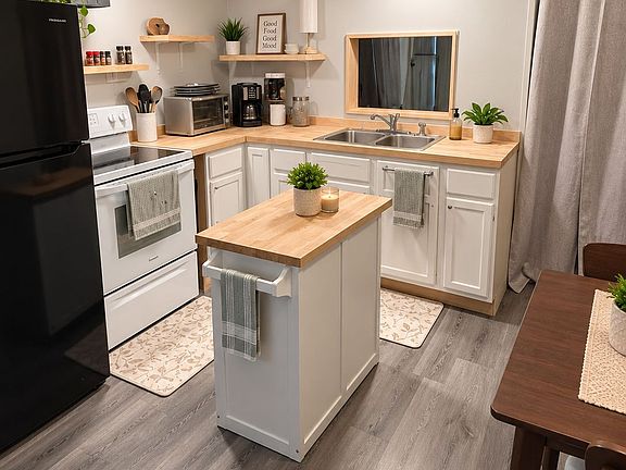 5th image of 30335 Euclid Ave #44