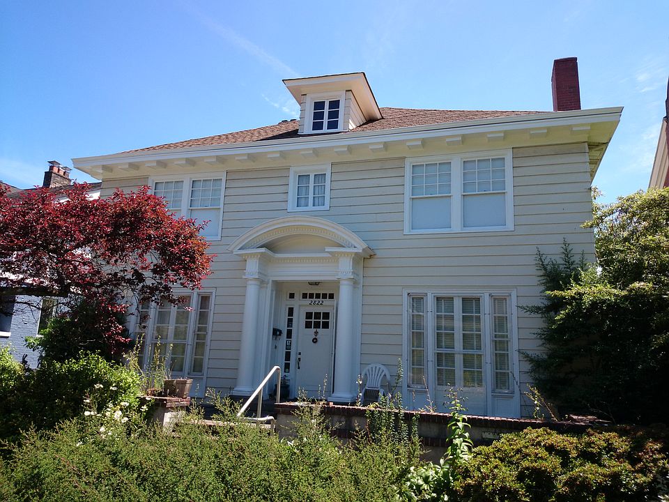 1st image of 2822 10th Ave E