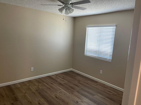 4th image of 553 E Lemon Ave #1