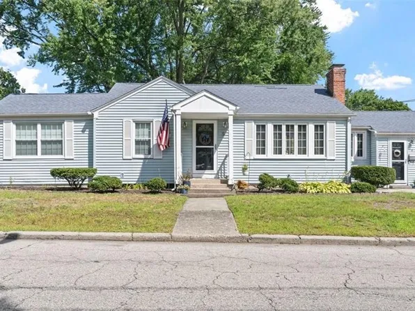5 Hodsell St, Cranston, RI 02910