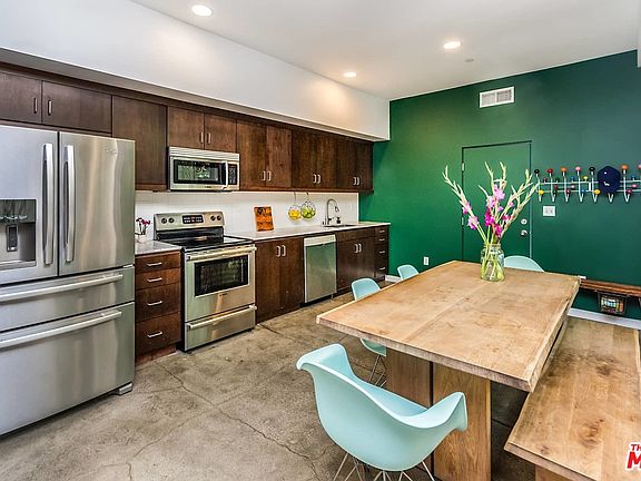 3rd image of 4262 Perlita Ave
