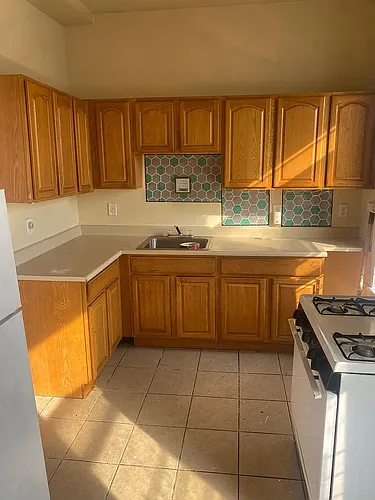 301 3rd St #6D Photo 1