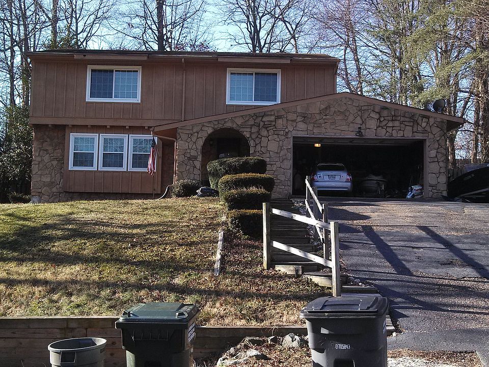 1st image of 110 Pewter Ln